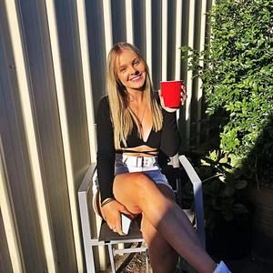 Meet your Posher, Lana